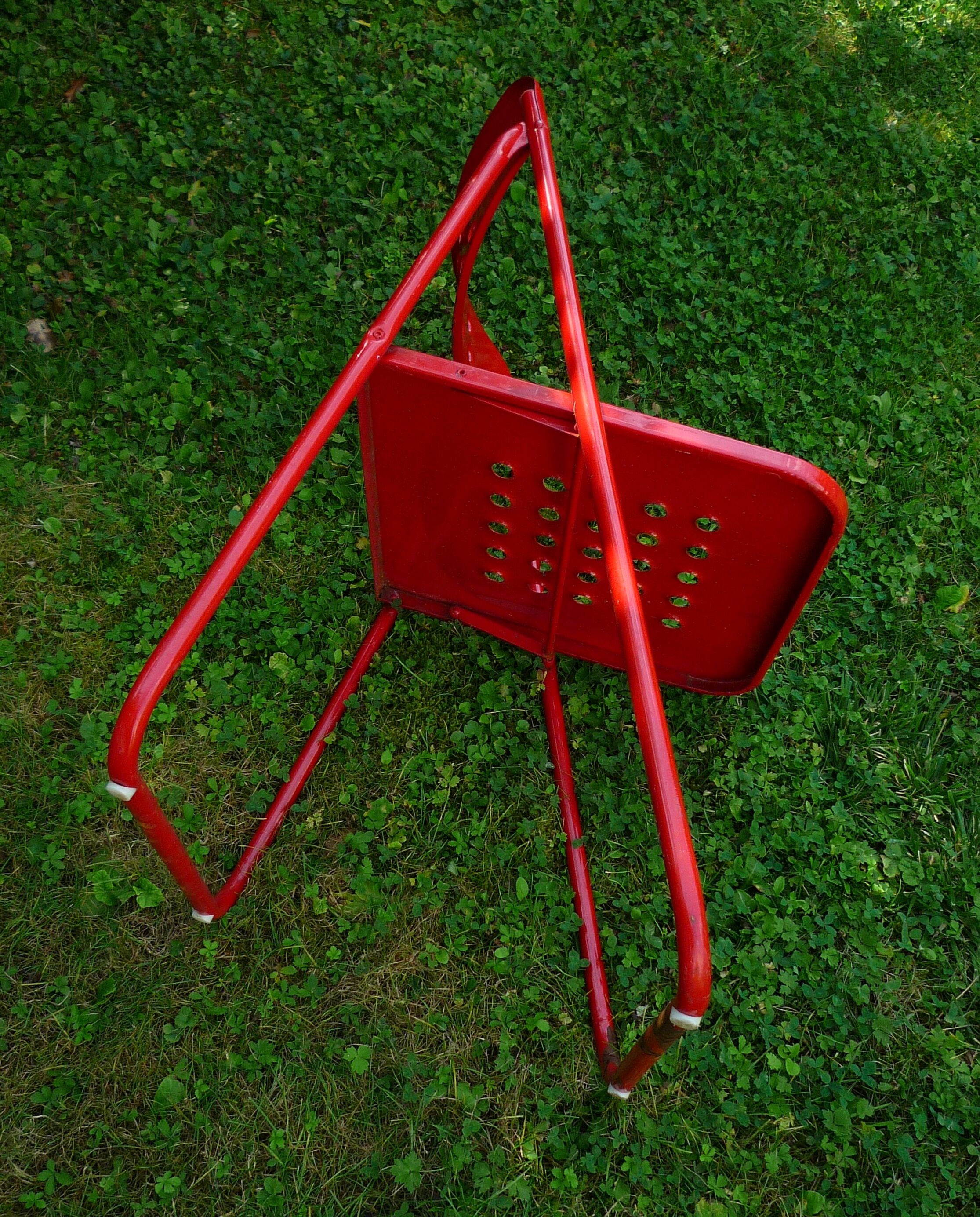 3 vintage vintage folding red metal chairs fine 70s
