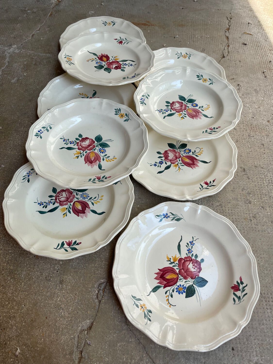 9 plates Sarreguemines