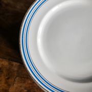 Onnaing's earthenware service