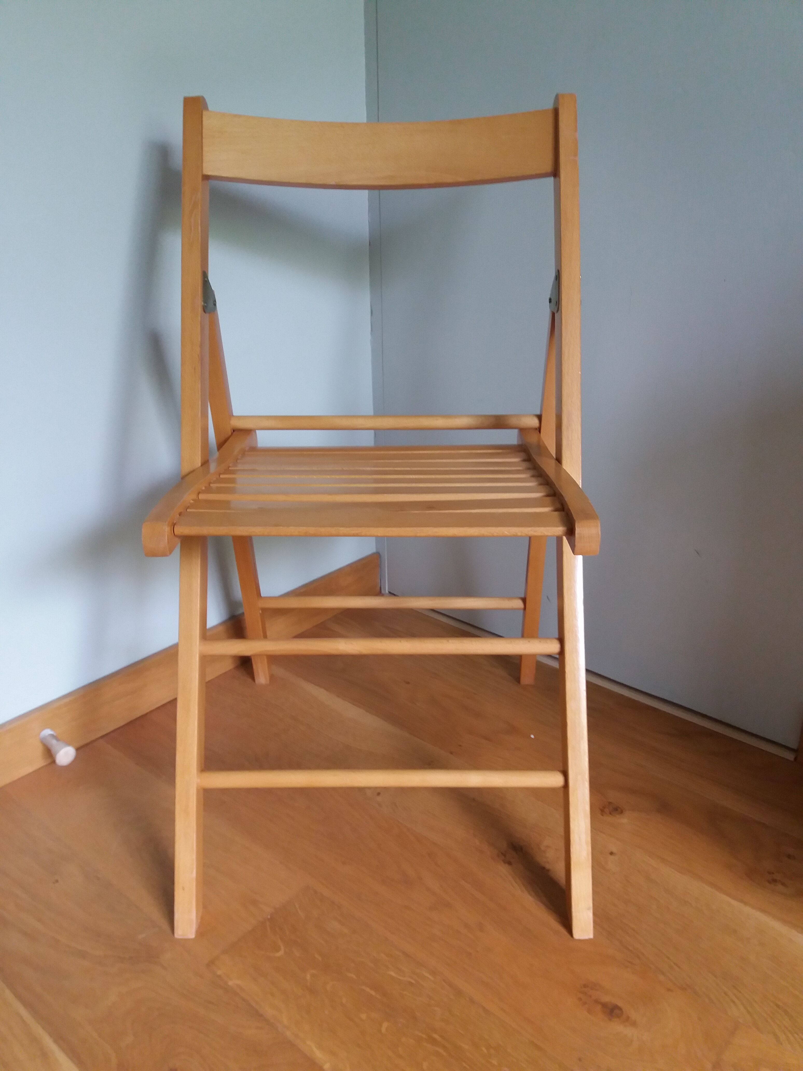 Wooden folding chair