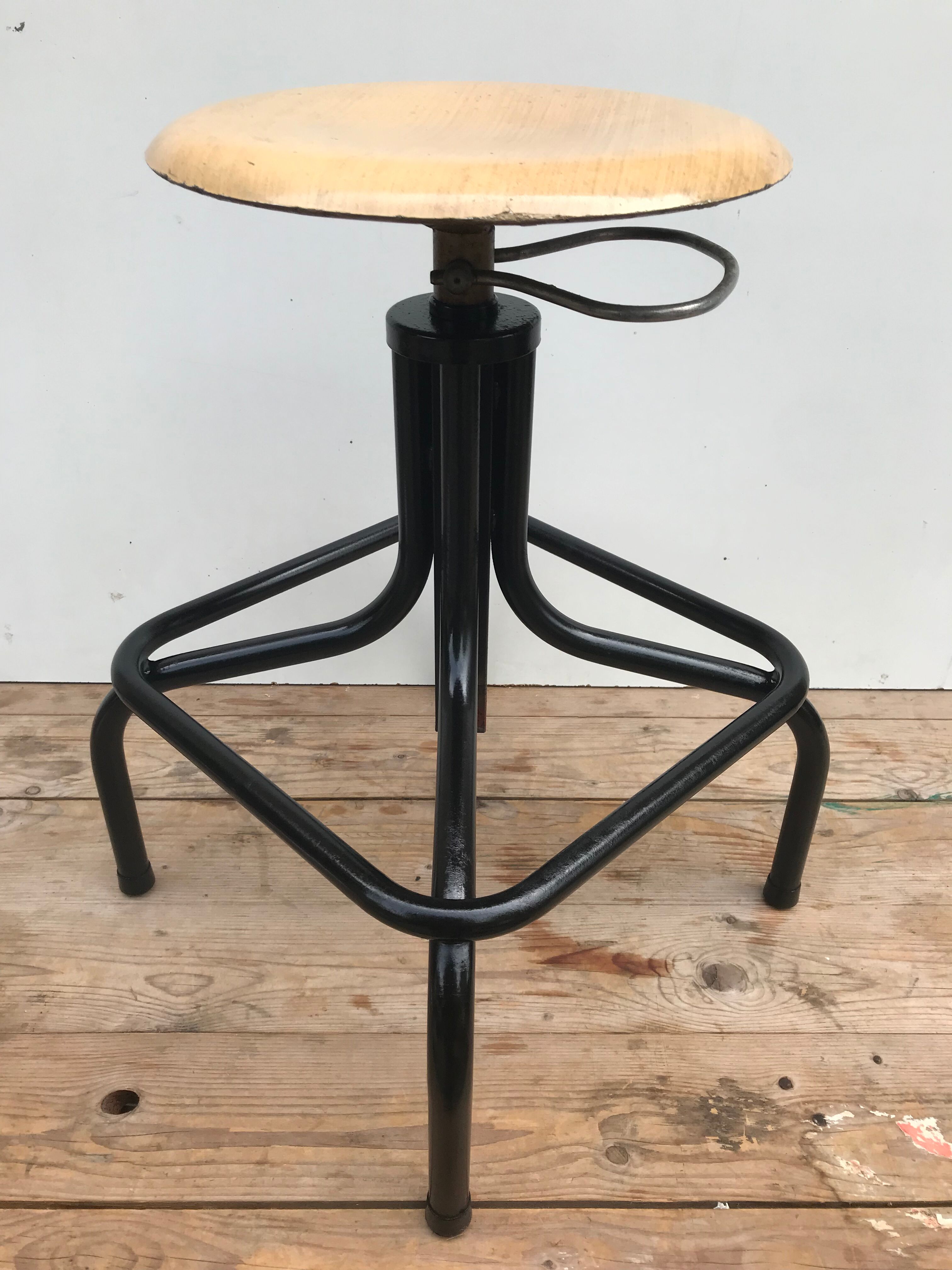 Former HELIOLITHE 50s adjustable Metal & wood Vintage shop stool