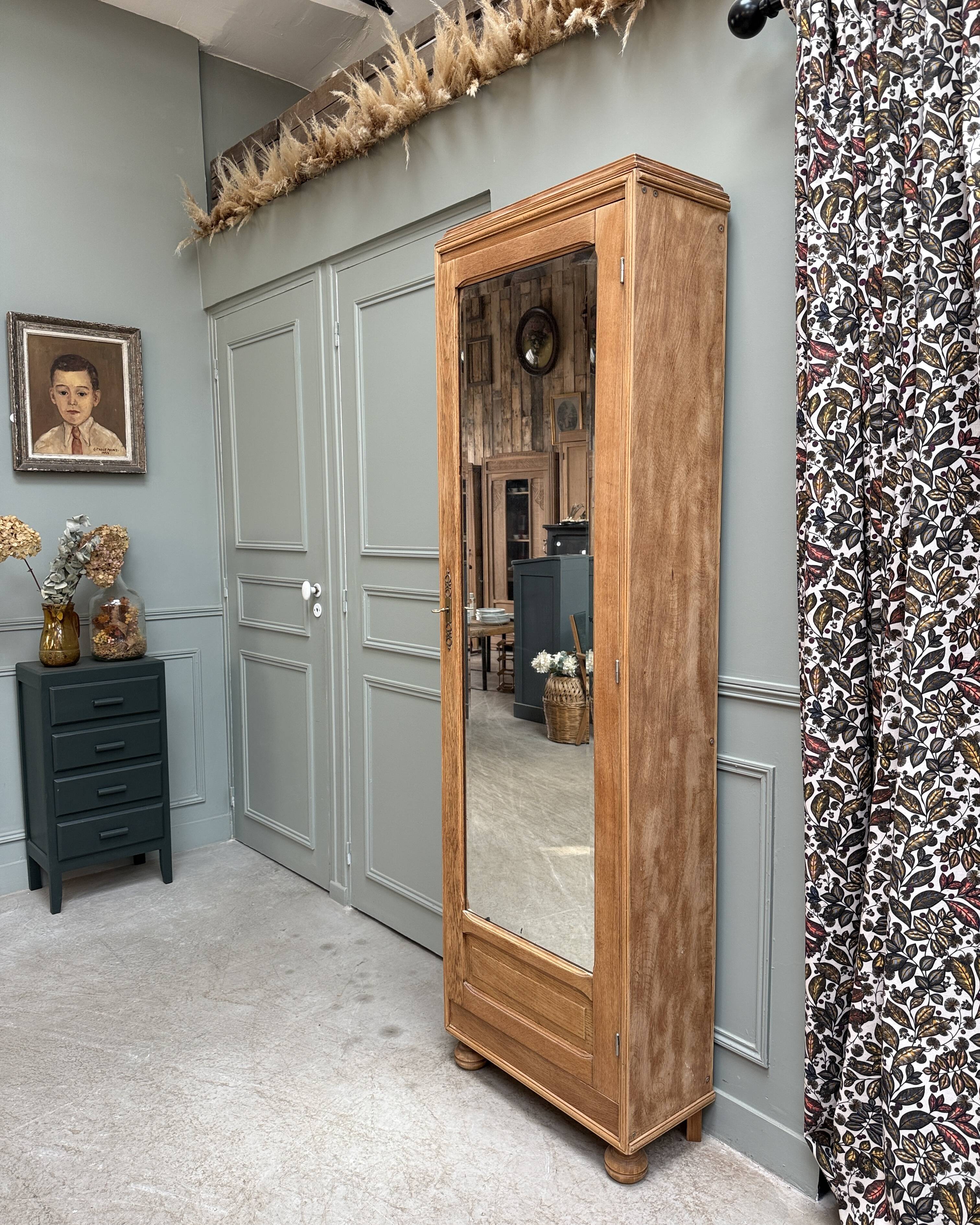 Dresser with bevelled mirror (renovated)