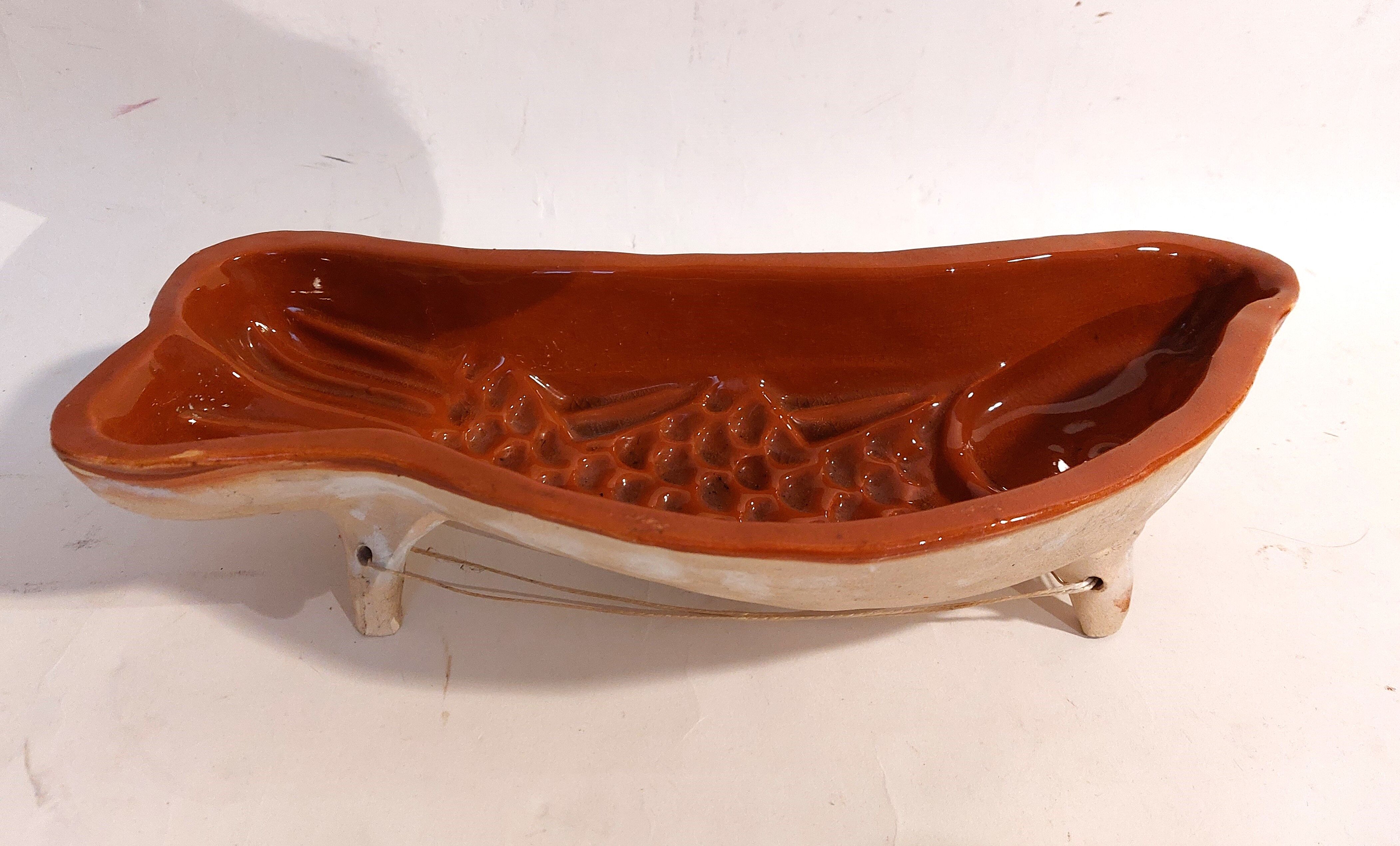 Ancien moule en forme de poisson poterie Soufflenheim, Alsace