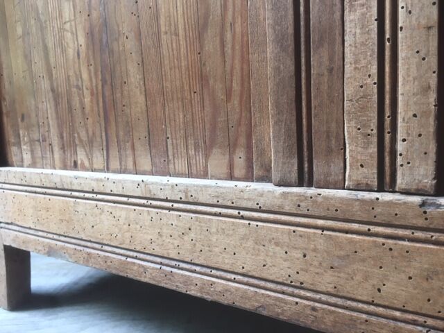 Old parisian buffet sliding doors