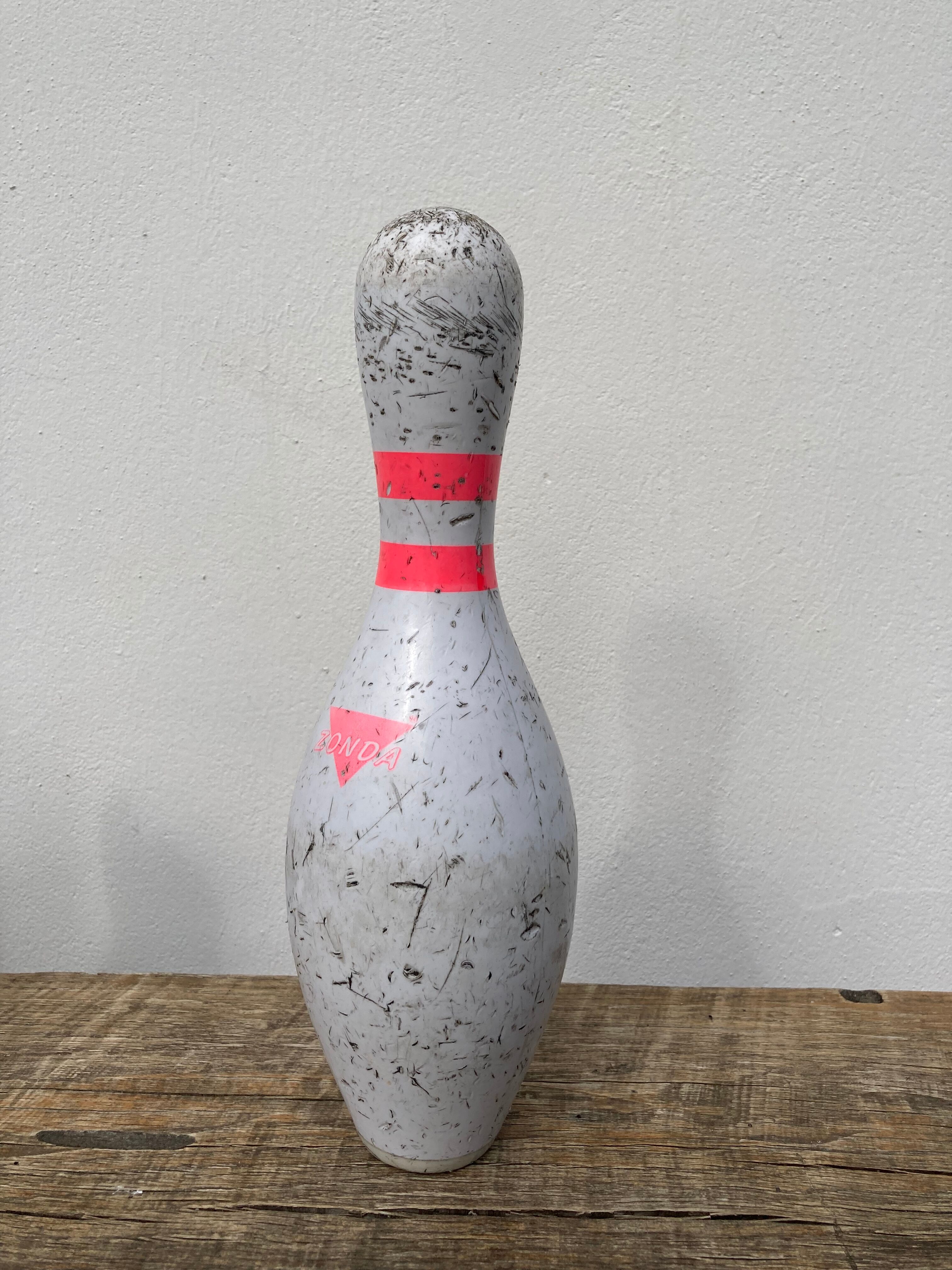 Bowling bowling - vintage game pink white