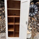 Small antique bonnetière