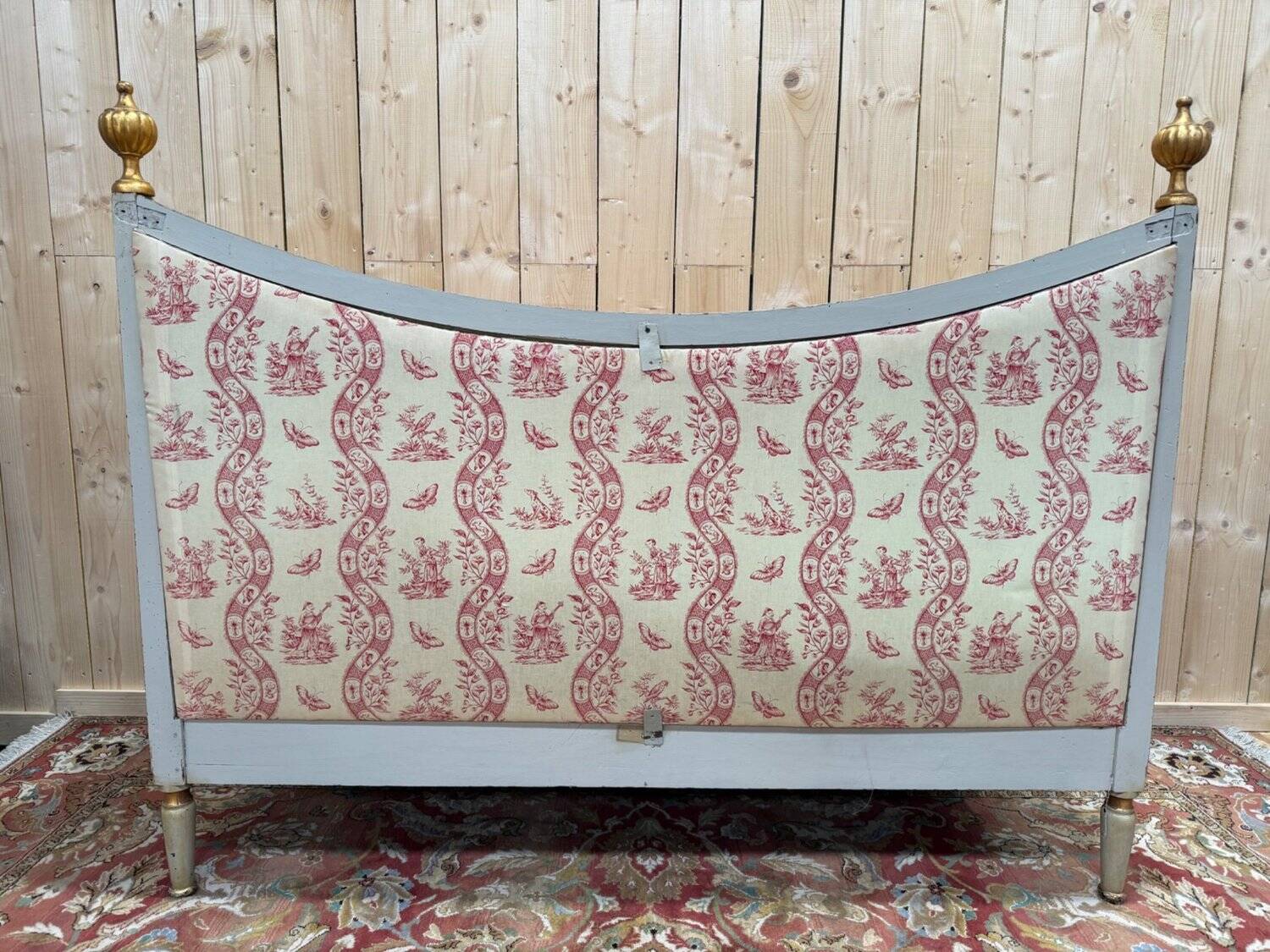 Salon canapé et paire de bergères – Époque Louis XVI – Bois réchampi et toi