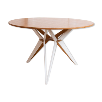 Tripod round dining table