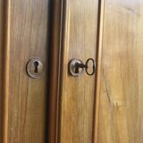 Armoire Louis Philippe en noyer