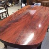 Oval dining room table