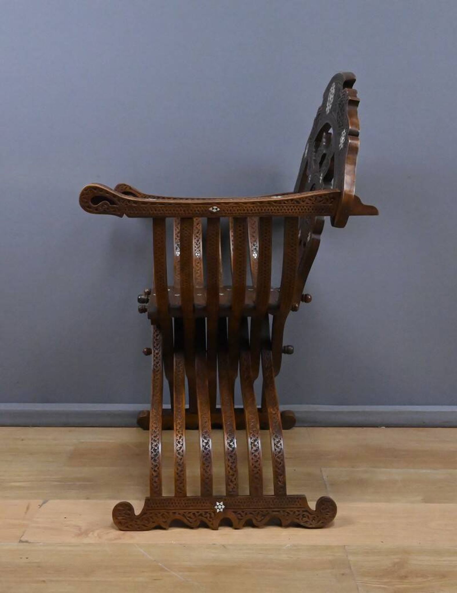 Fauteuil syrien en noyer – fin XIXe