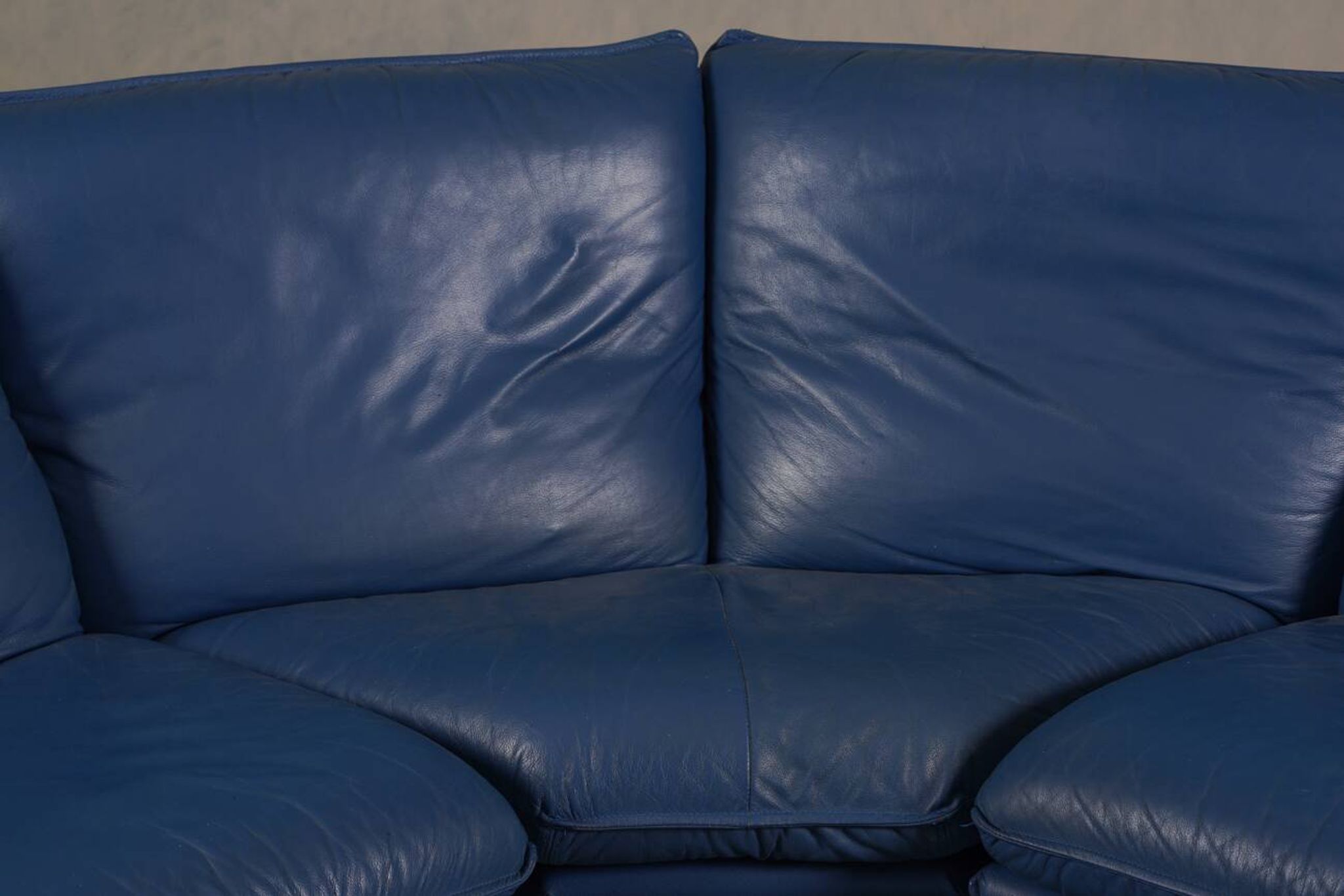 Nicoletti Salotti post-modern leather sofa, Italy 1980s