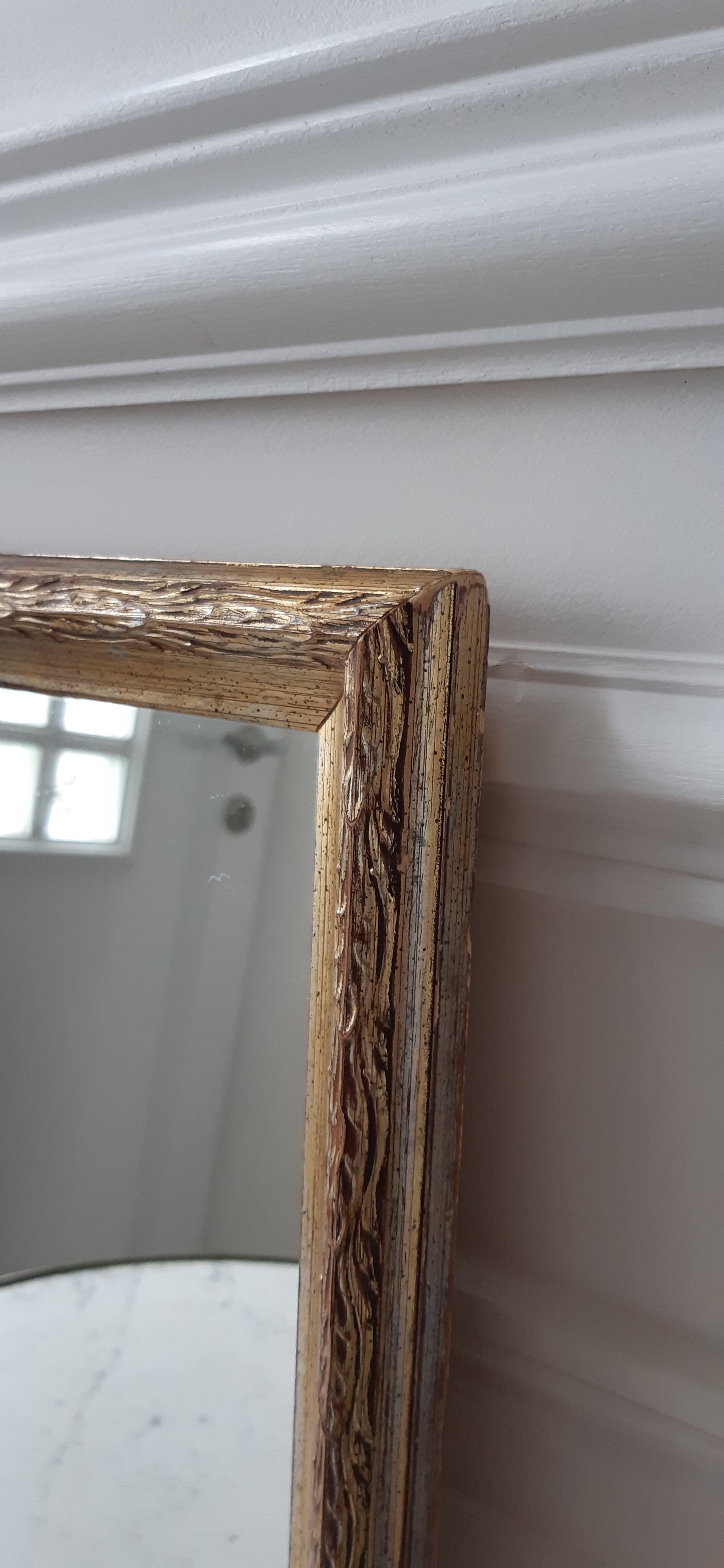 Gilded wooden mirror to hang or install