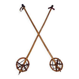 Bâtons de ski vintage en bambou