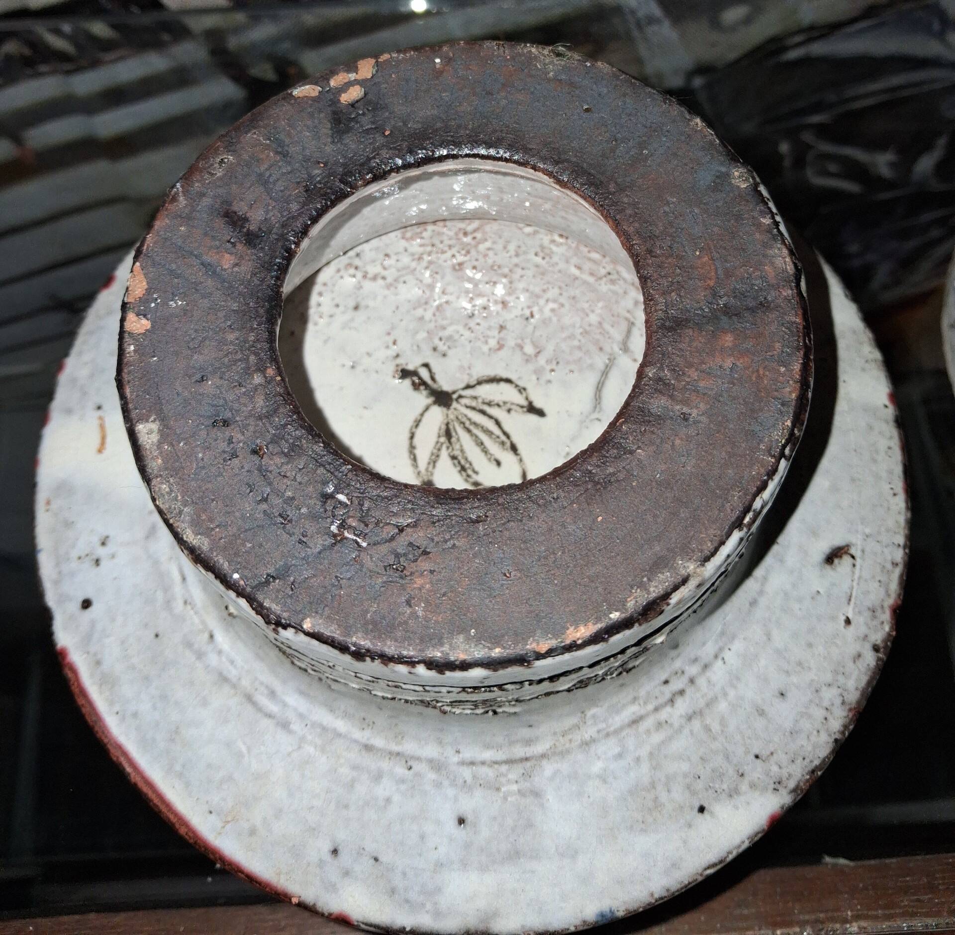 Covered ceramic box from the Le Mûrier Workshop