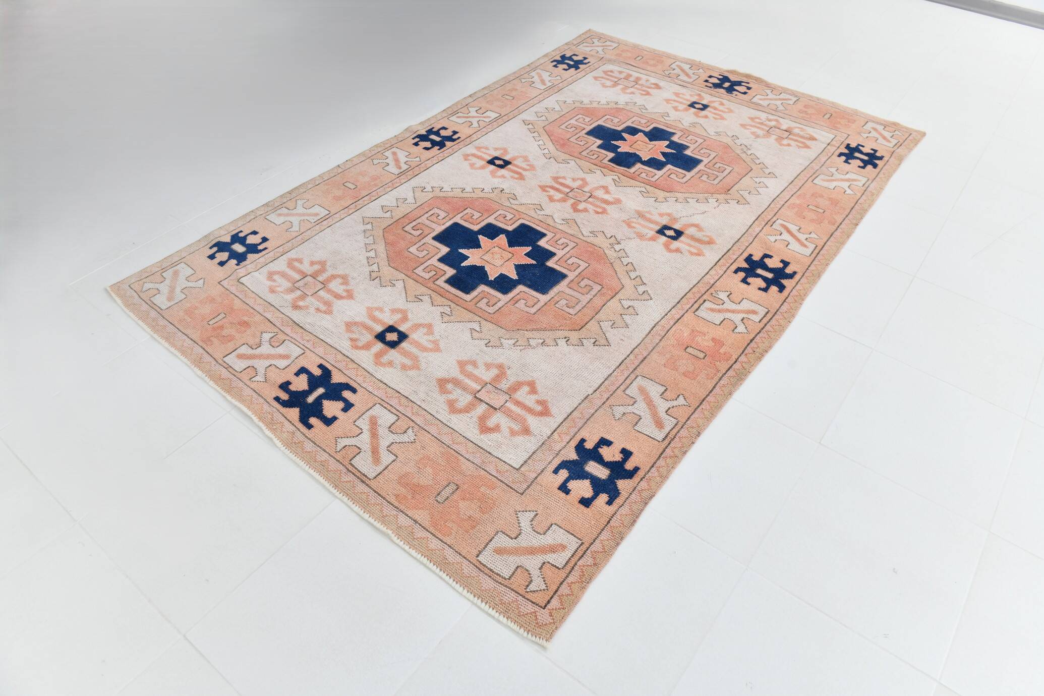 Tapis Kilim Ancien, Motifs Géométriques,Tons Pêche & Bleu Marine,165x263 Cm