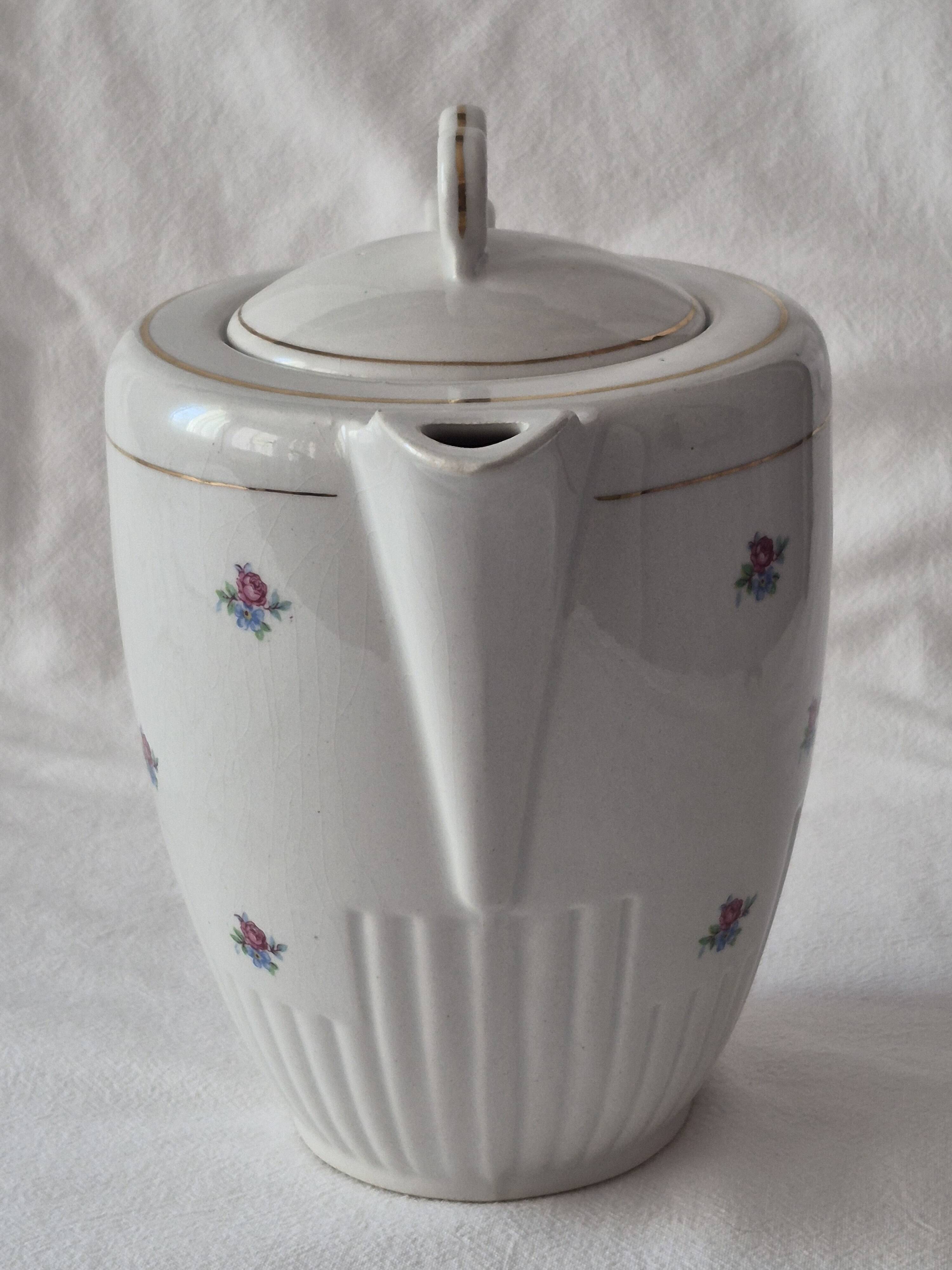 Coffee pot half-porcelain Lunéville Keller and Guerin A585