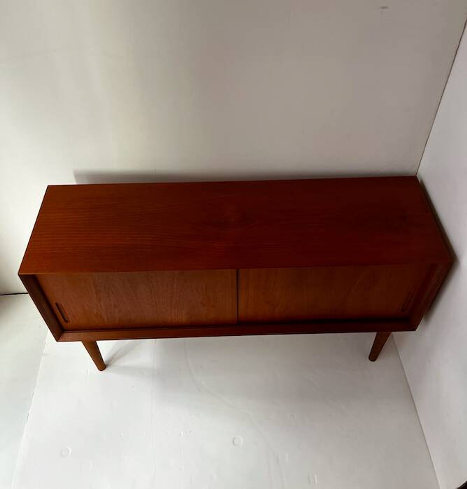 Meuble buffet bas scandinave en teck