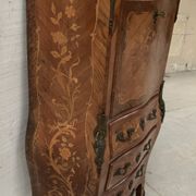 Louis XV style lady's secretary in light wood marquetry, 20th century.