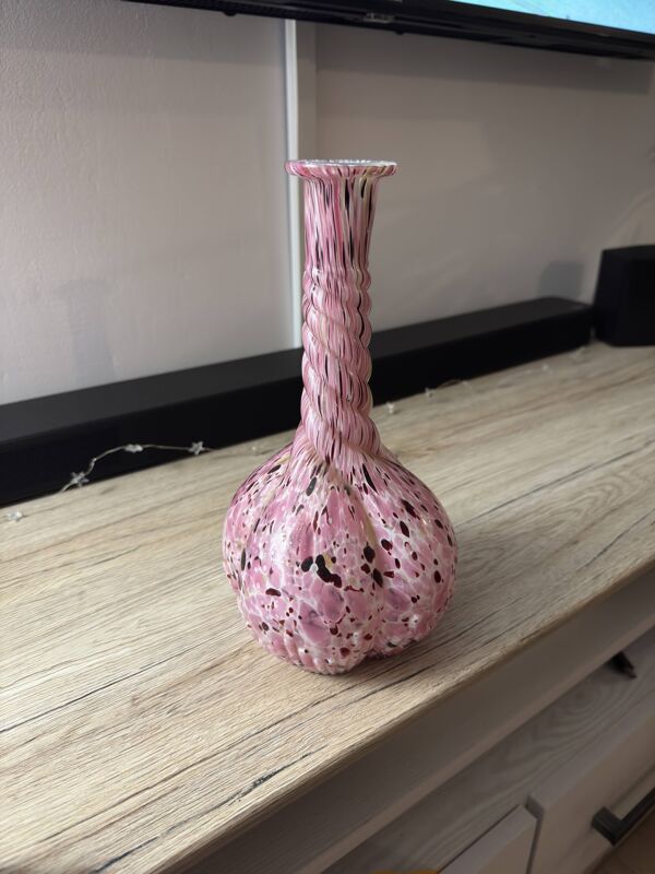 Vase soliflore en verre soufflé rose