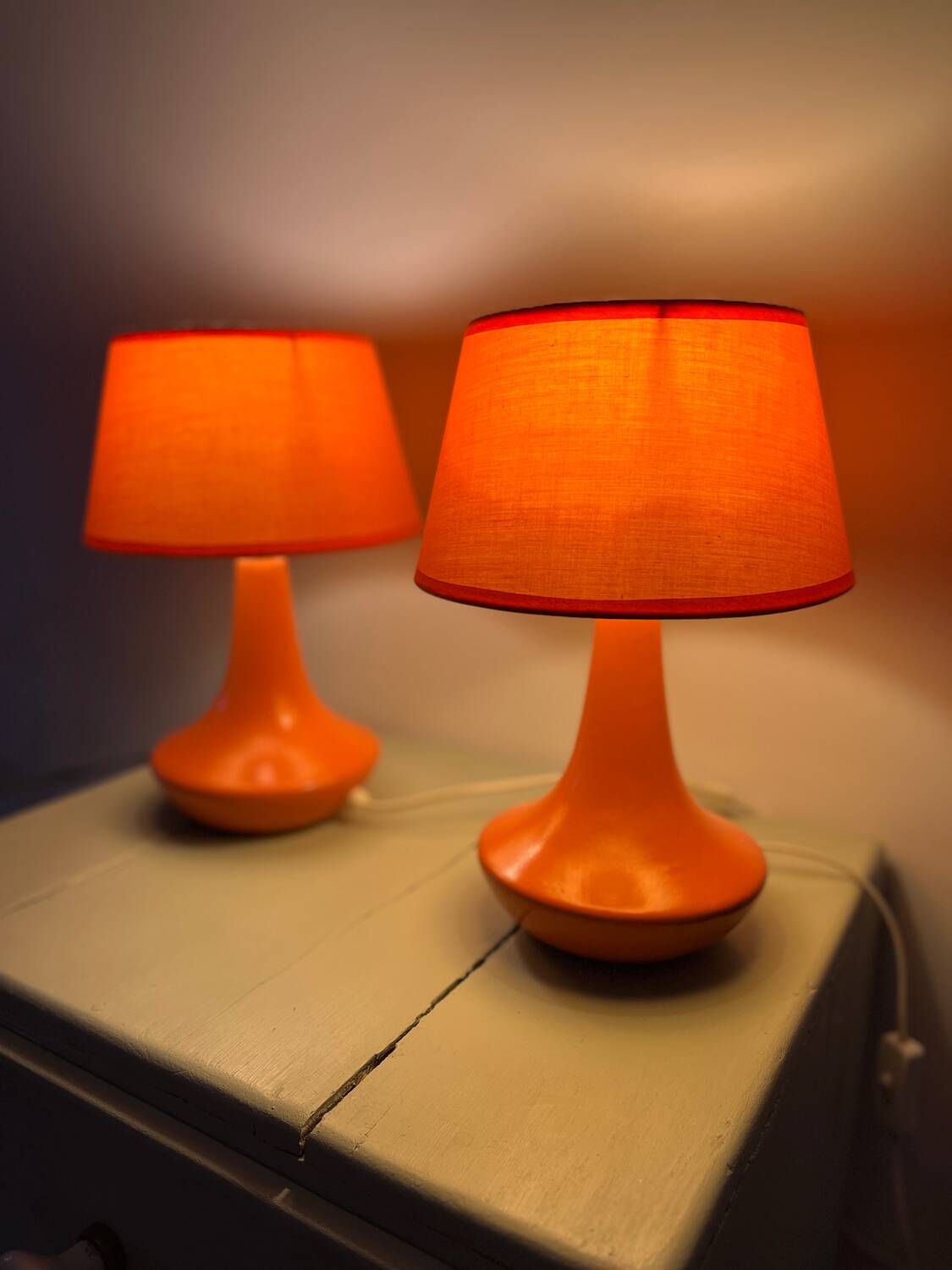 2 lampes de chevet orange, années 70