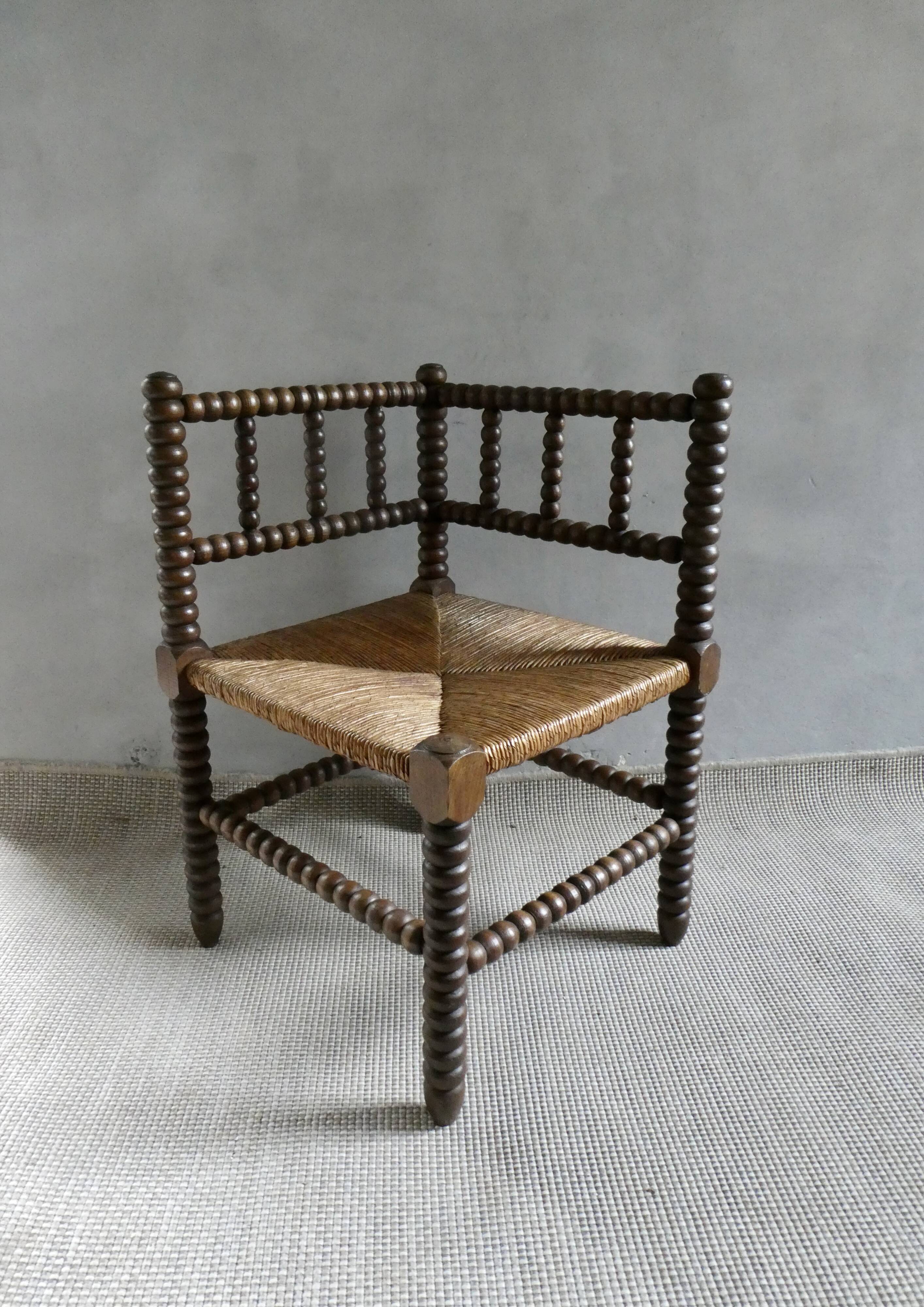 Solid wood corner fire chair, straw seat