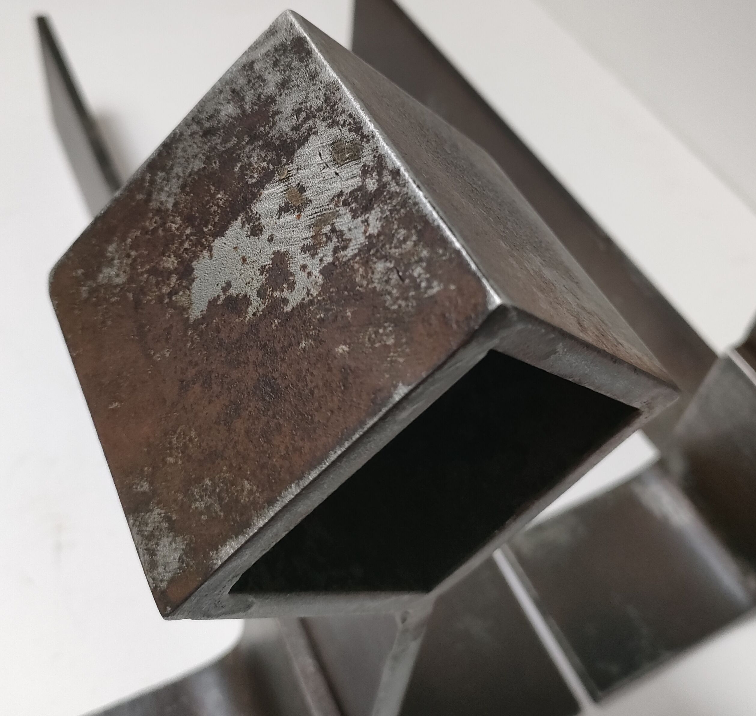 Paire de chenets modernistes acier design années 70/80