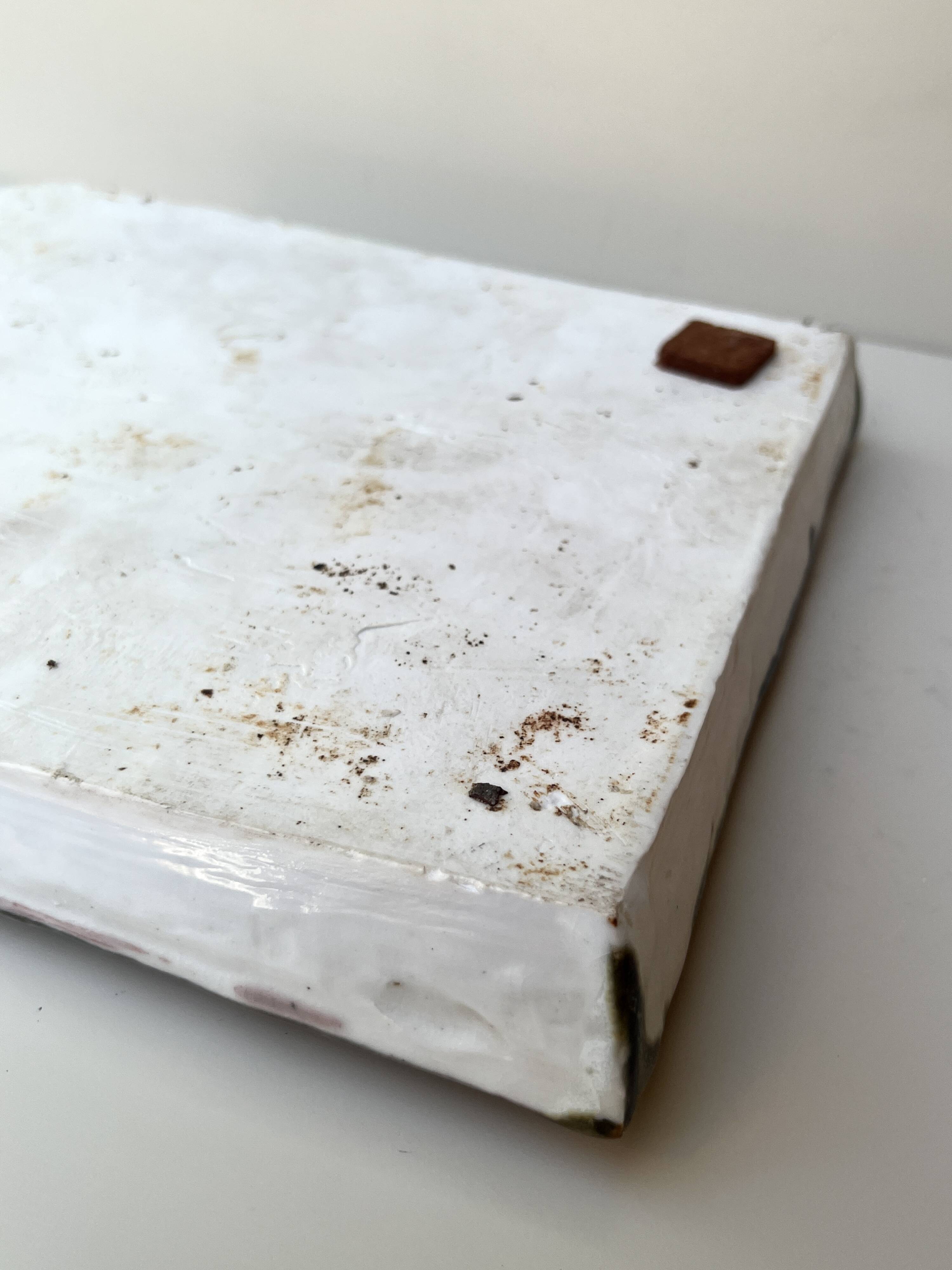 Plat / vide poche gres blanc chamoté & émaillé, pièce d'atelier signée 1970