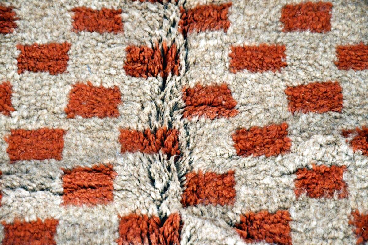 Beni Ouarain checkerboard rug Grey/Brown