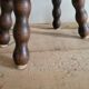Tabouret avec pieds en bois tourné