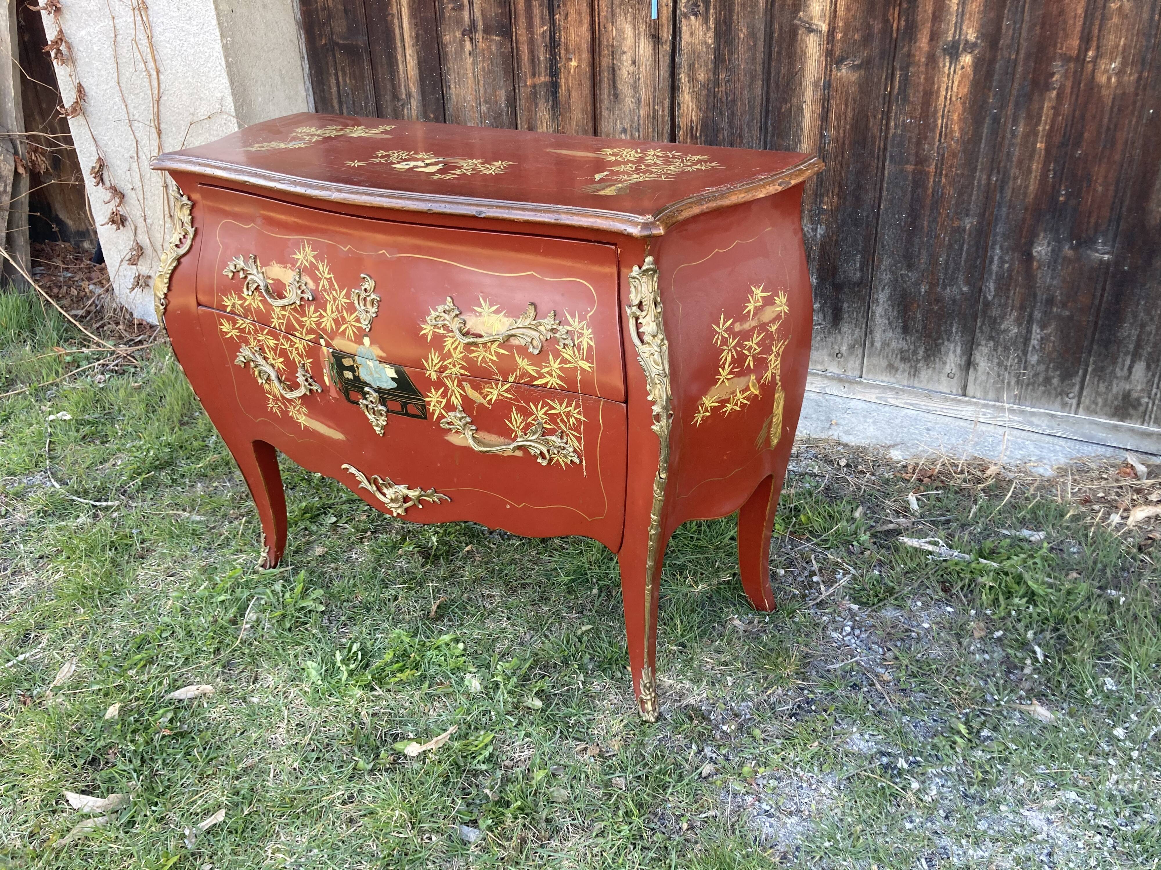 Commode galbée louis XV