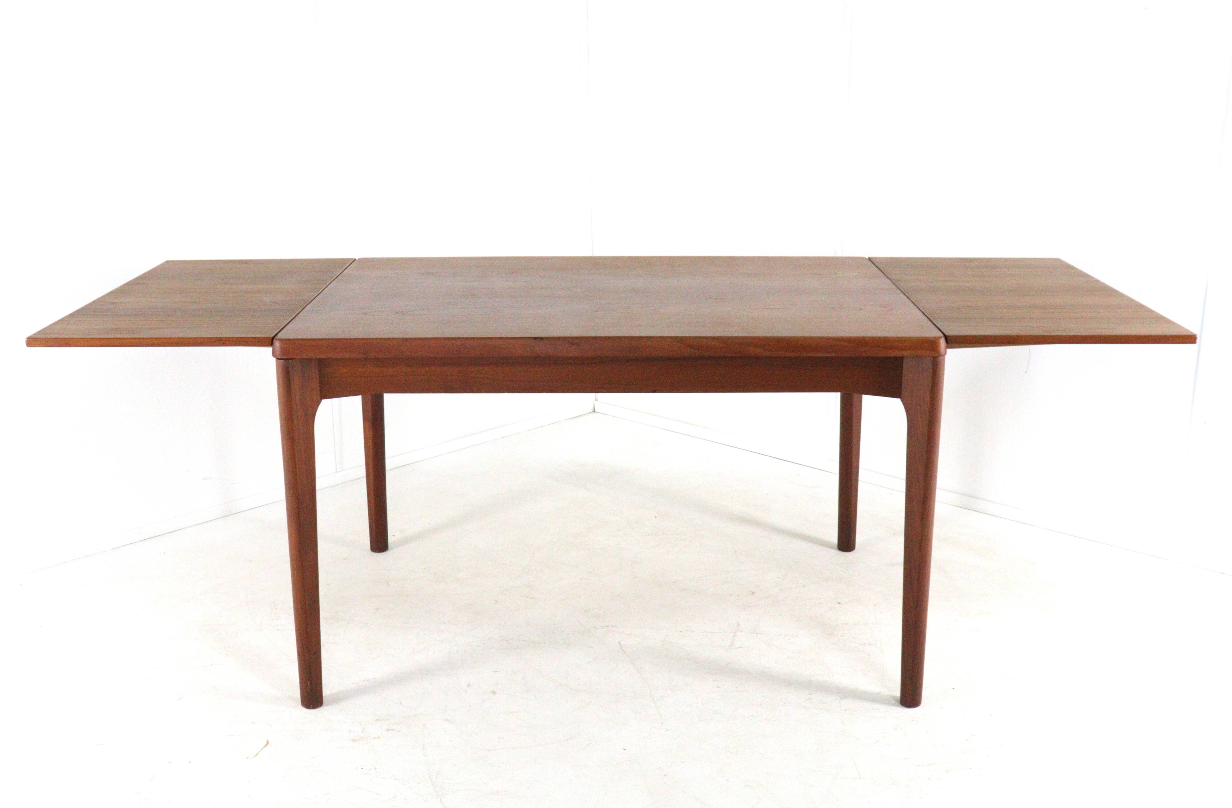 Table à manger rectangulaire extensible en teck de Henning Kjaernulf pour Vejle