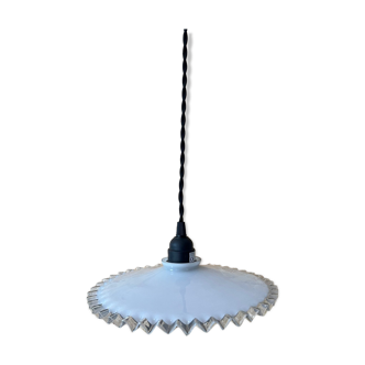 Opaline suspension