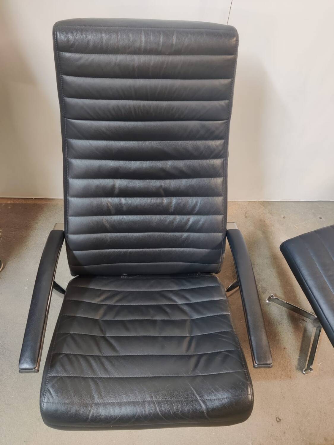 Fauteuil lounge et ottoman vintage