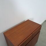 Teck plus fin kastje met lades, nr. 1