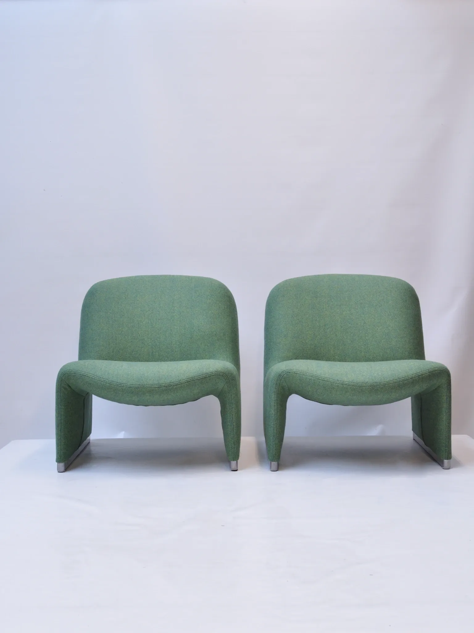 Pair of Alky Lounge Chairs – Giancarlo Piretti, Castelli / Artifort, 1969