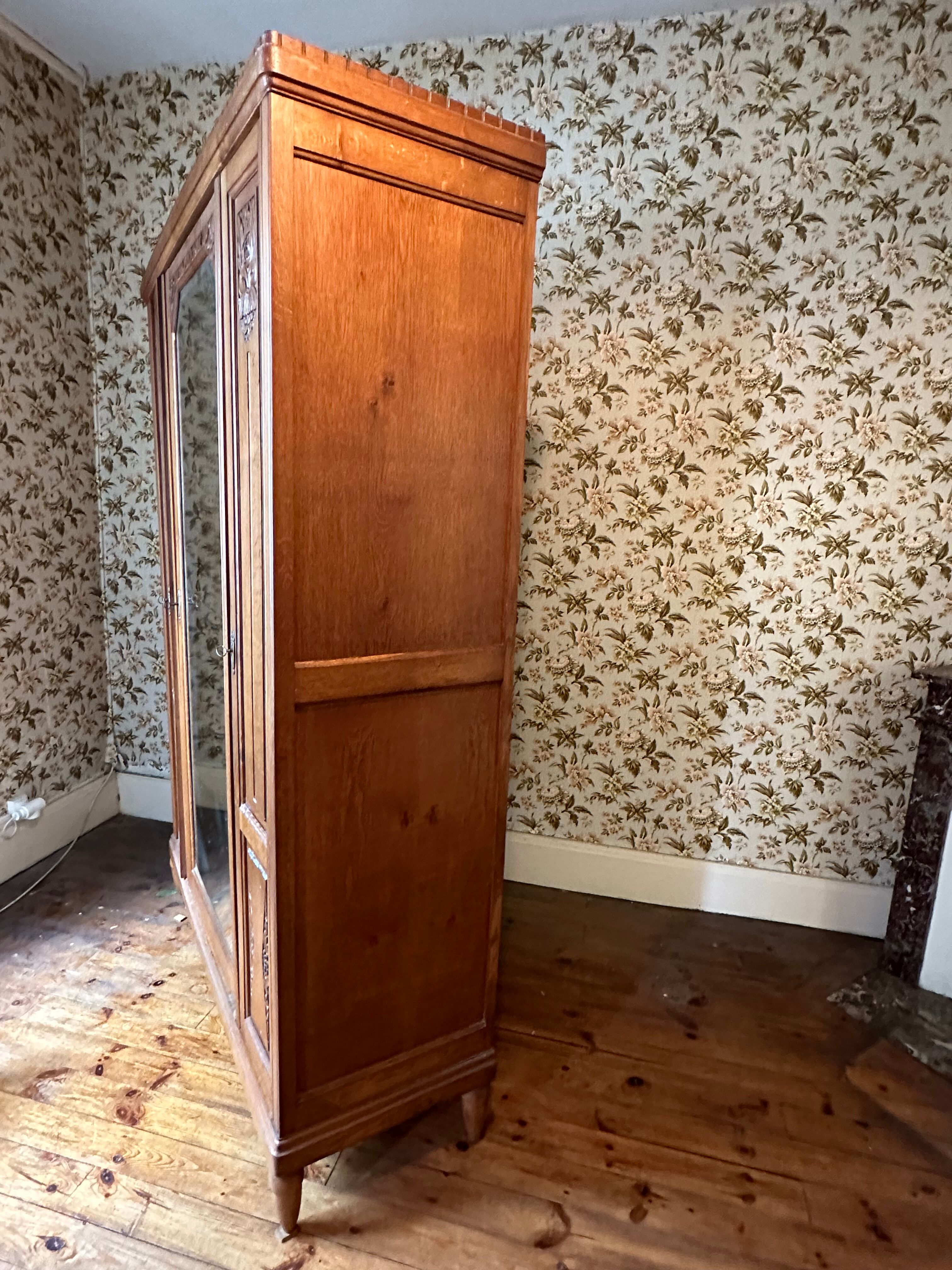 Art deco cabinet