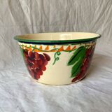 Old salad bowl in enamelled sheet metal - bunches of grapes decor