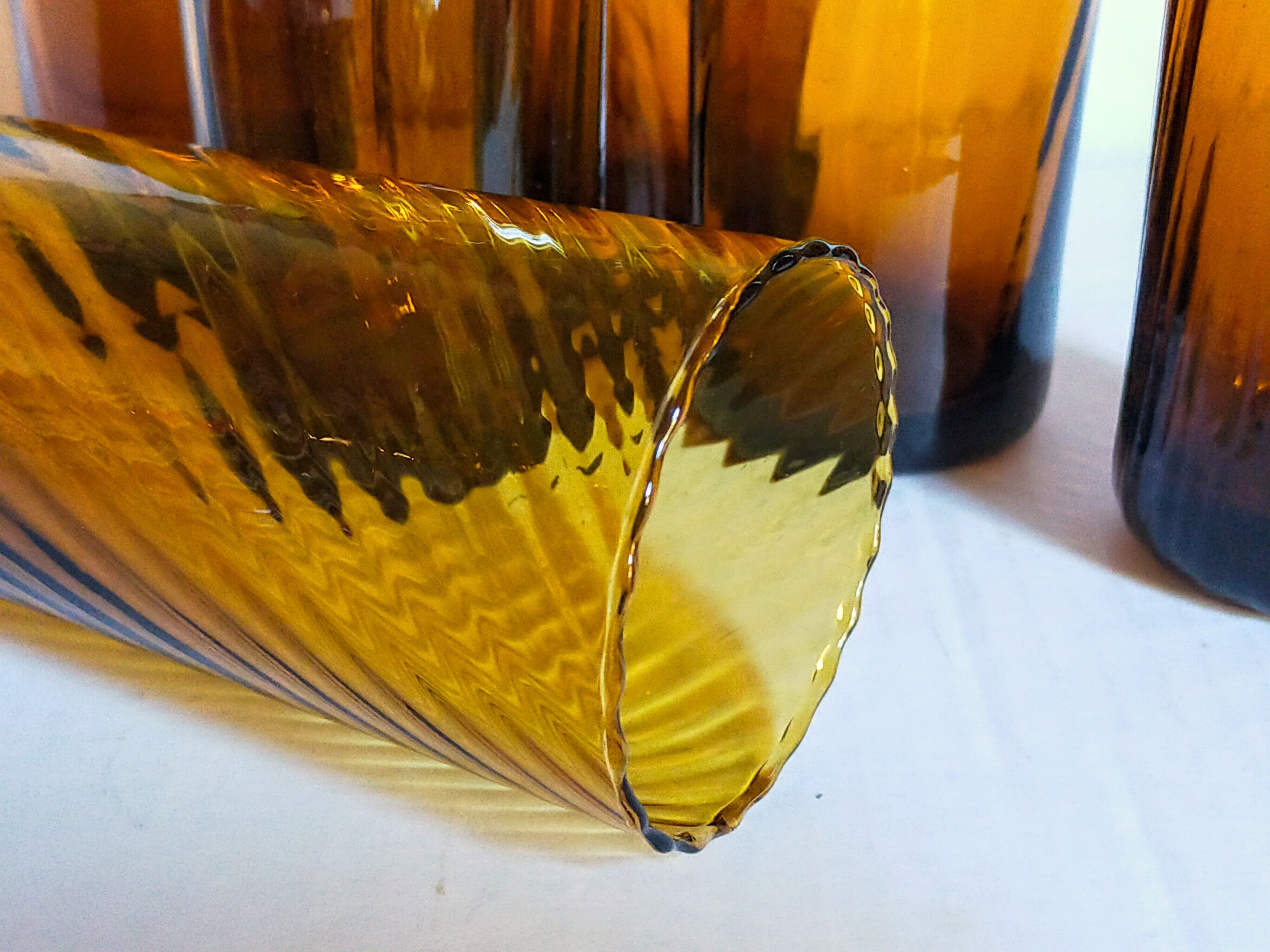 Lot de six verres en verre soufflé