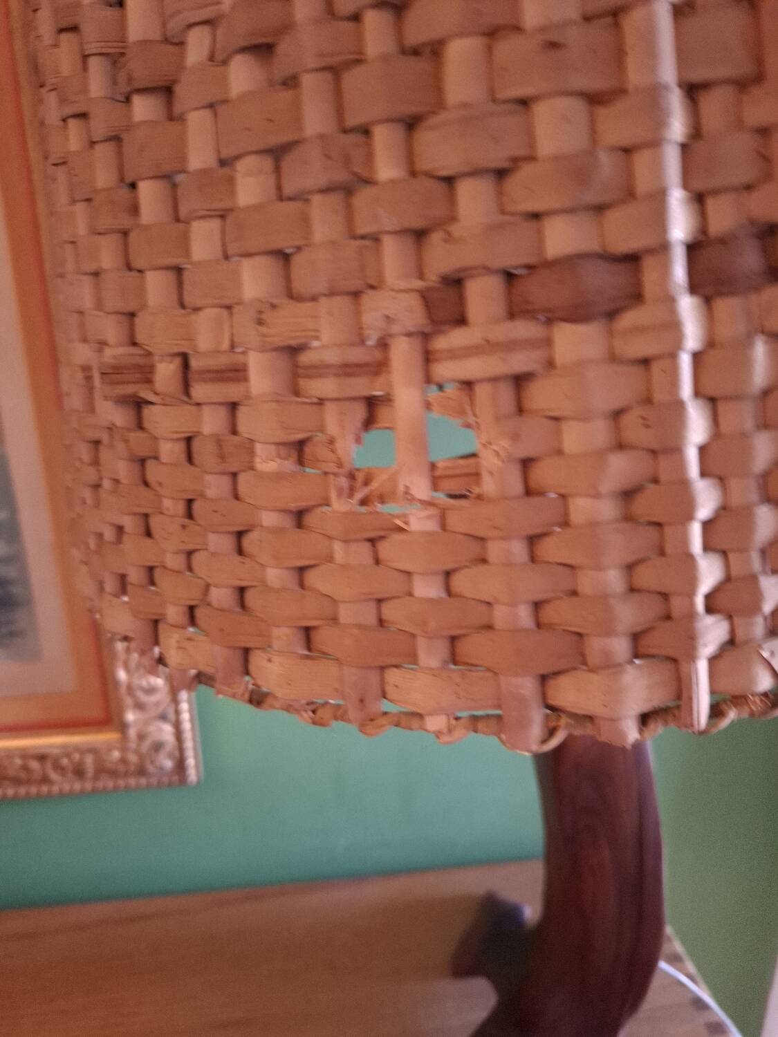 Lampe brutaliste , bois d'olivier