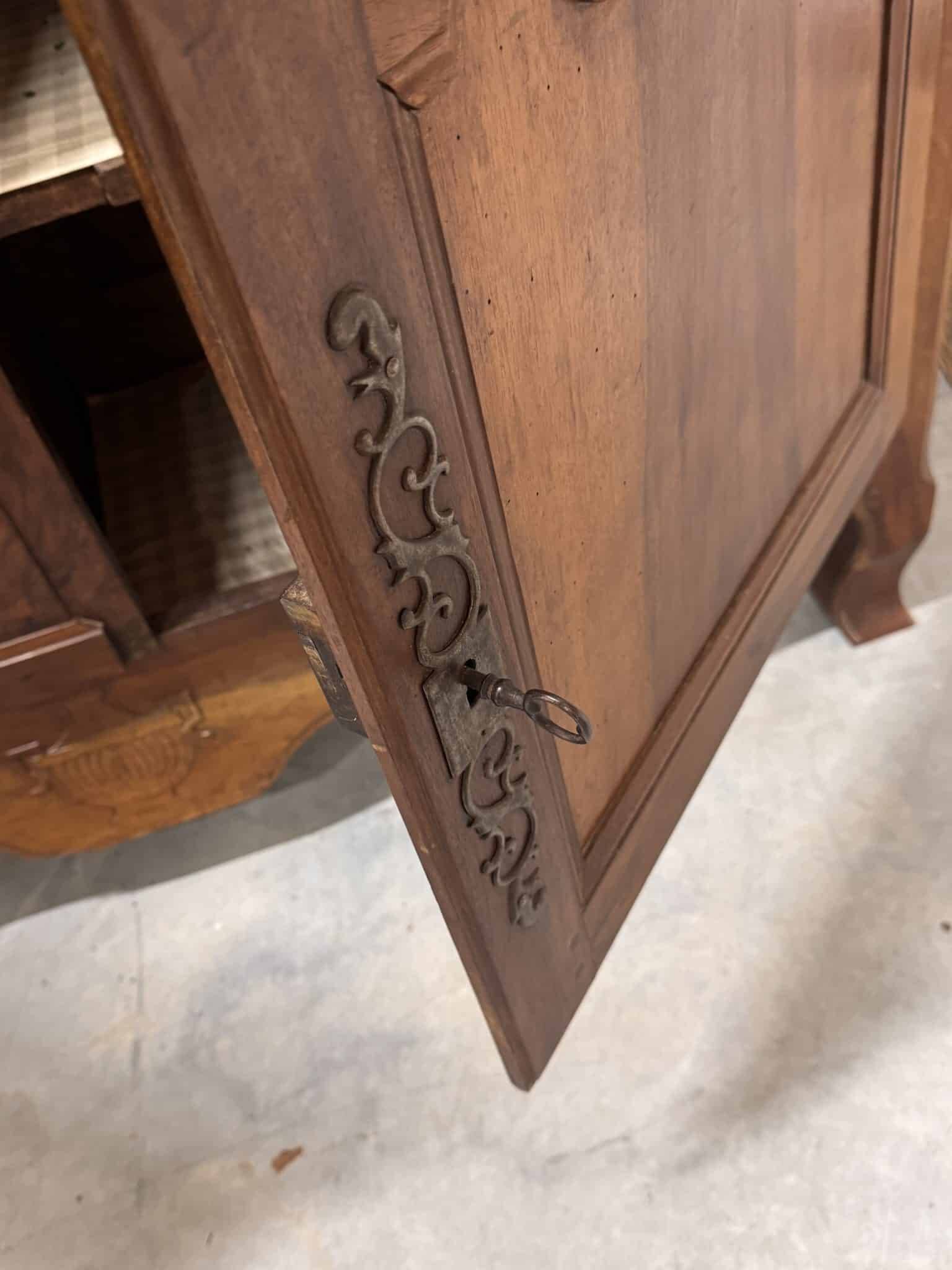 Antique solid wood sideboard – Louis XV style