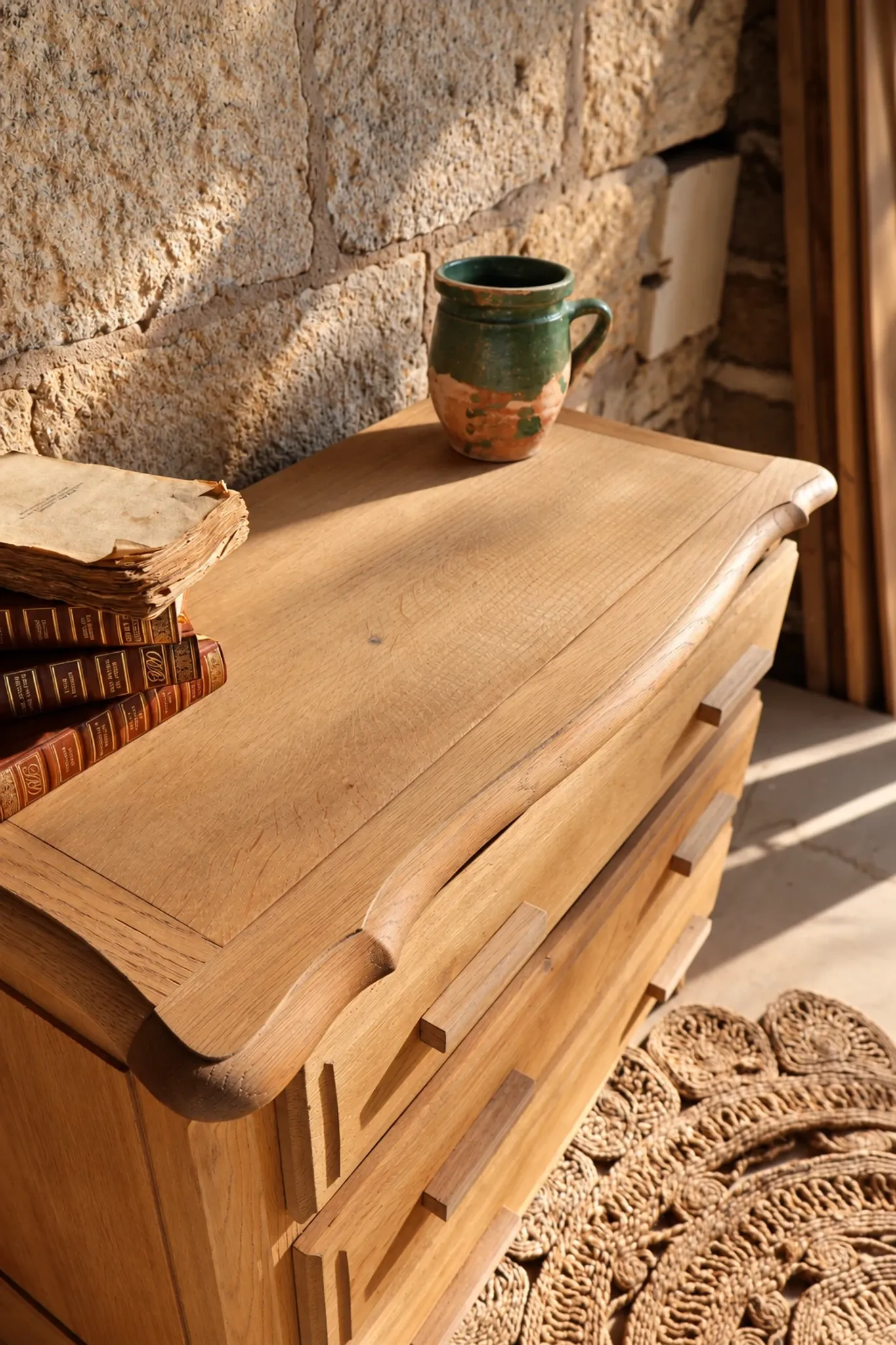Small antique chest of drawers in light oak – 3 drawers