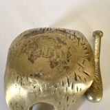 Cendrier et pilon, bronze