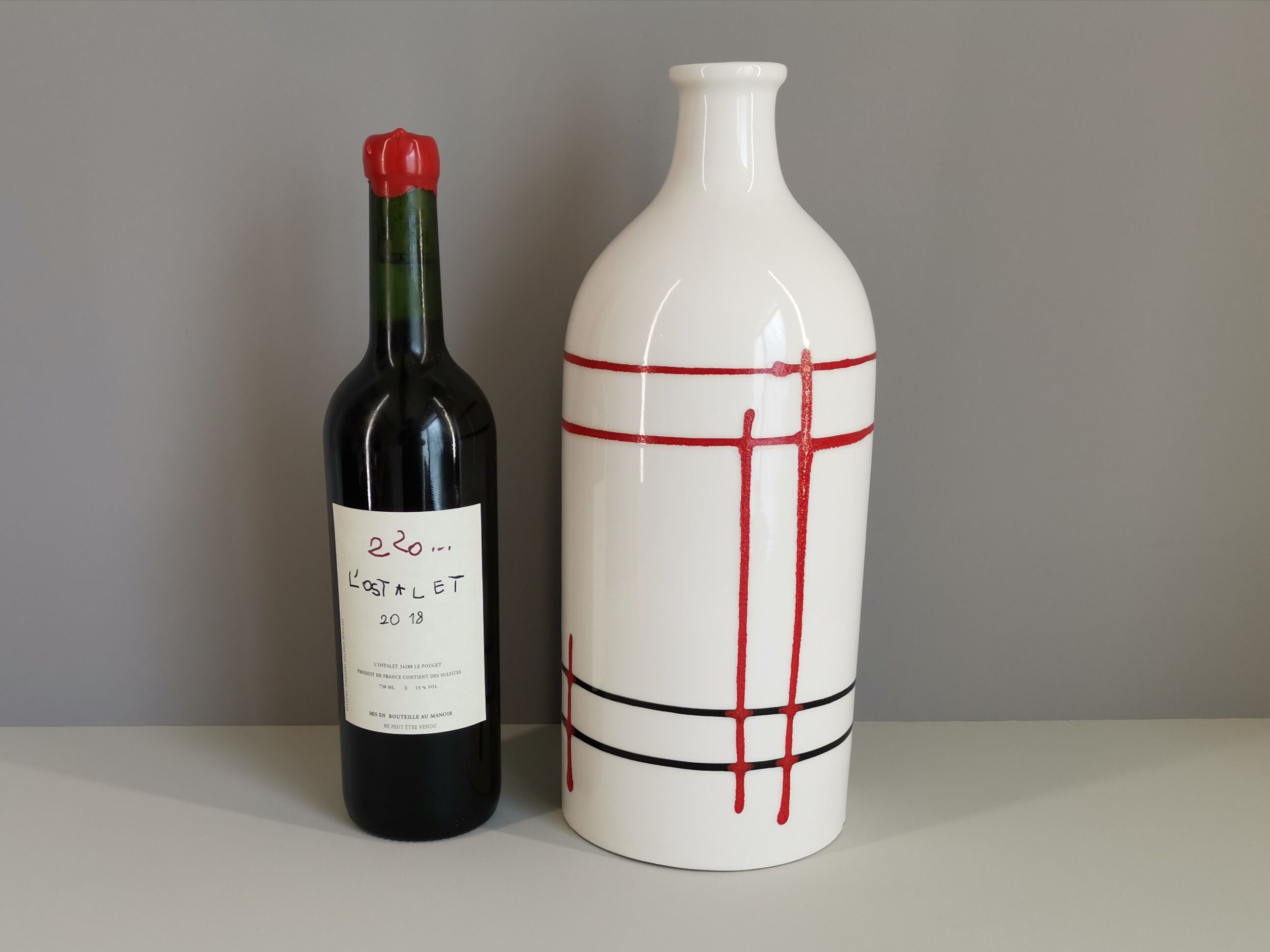 Vase French modernist graphics lines