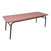 Table de réfectoire en formica rose et metal 1960