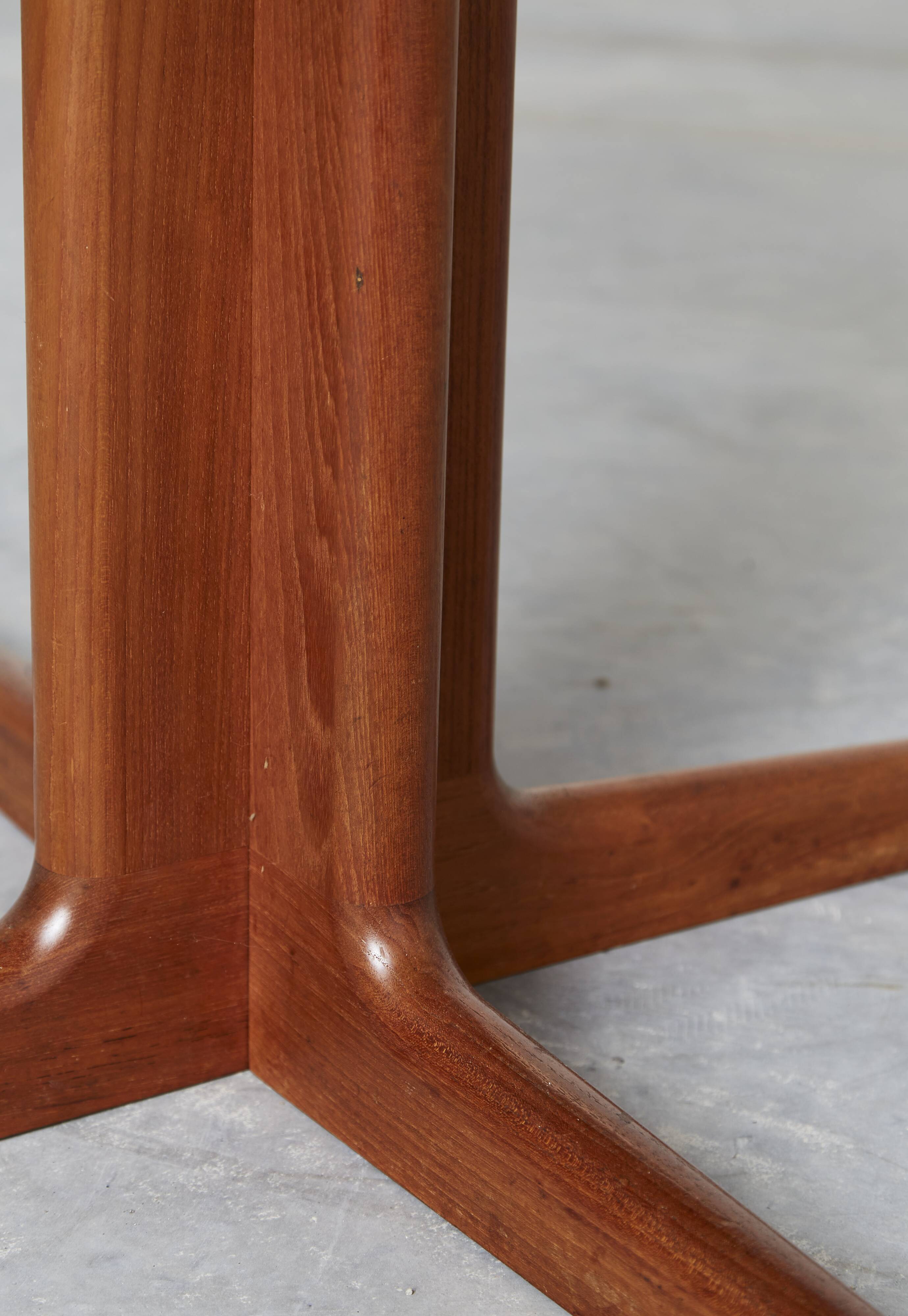Table à manger en teck du milieu du siècle par Falster Møbelfabrik