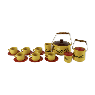 Six tea set with cookie holder, milk and sugar bowl, yellow and red, signed Rometti