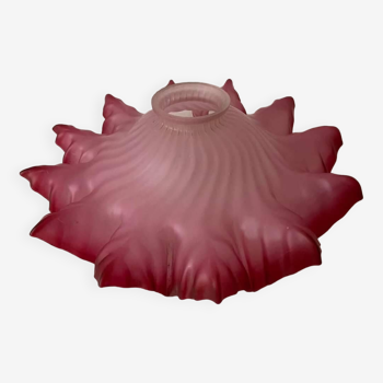 Handkerchief-shaped lampshade in purple-colored glass