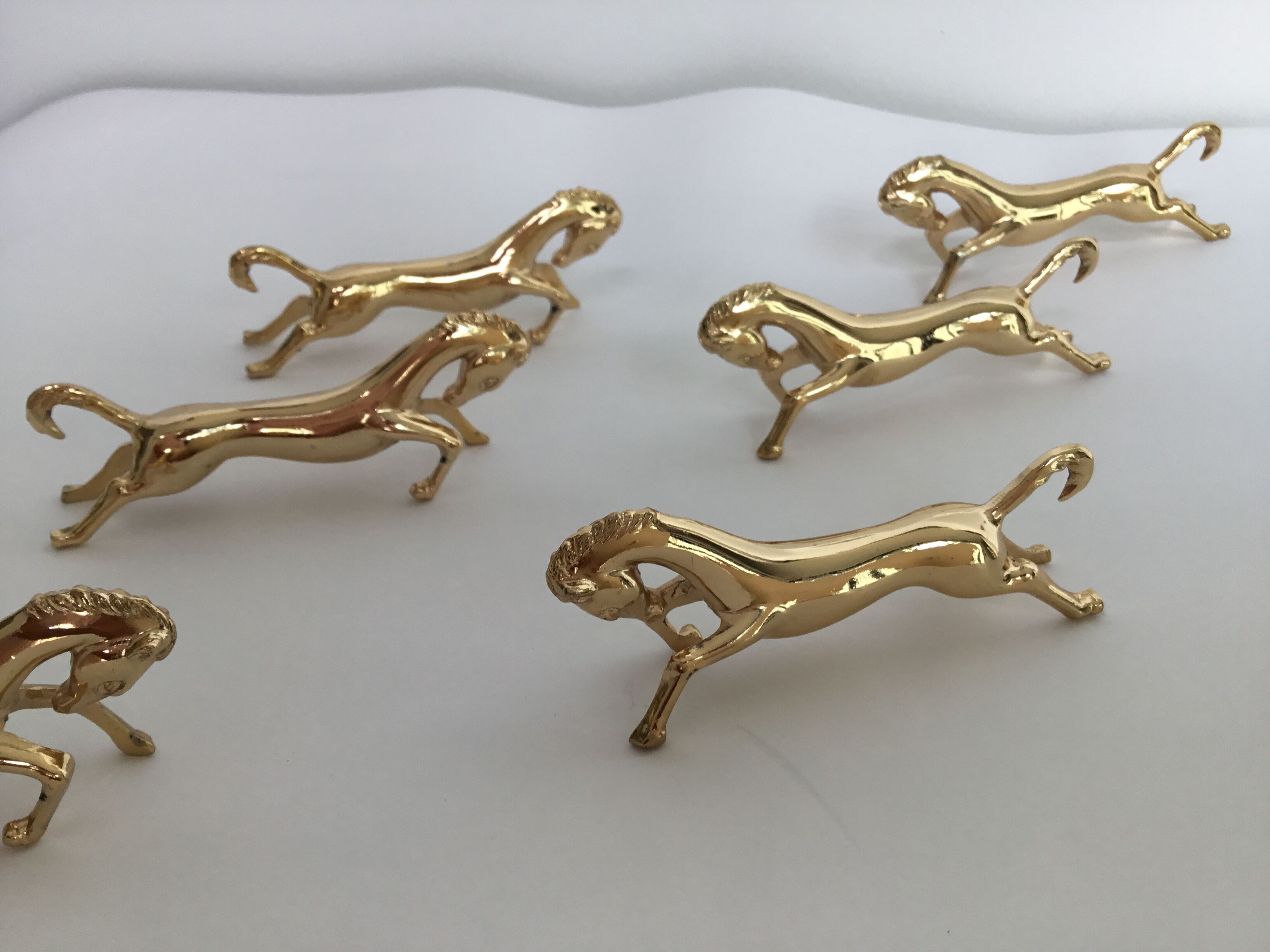 6 golden knife holder