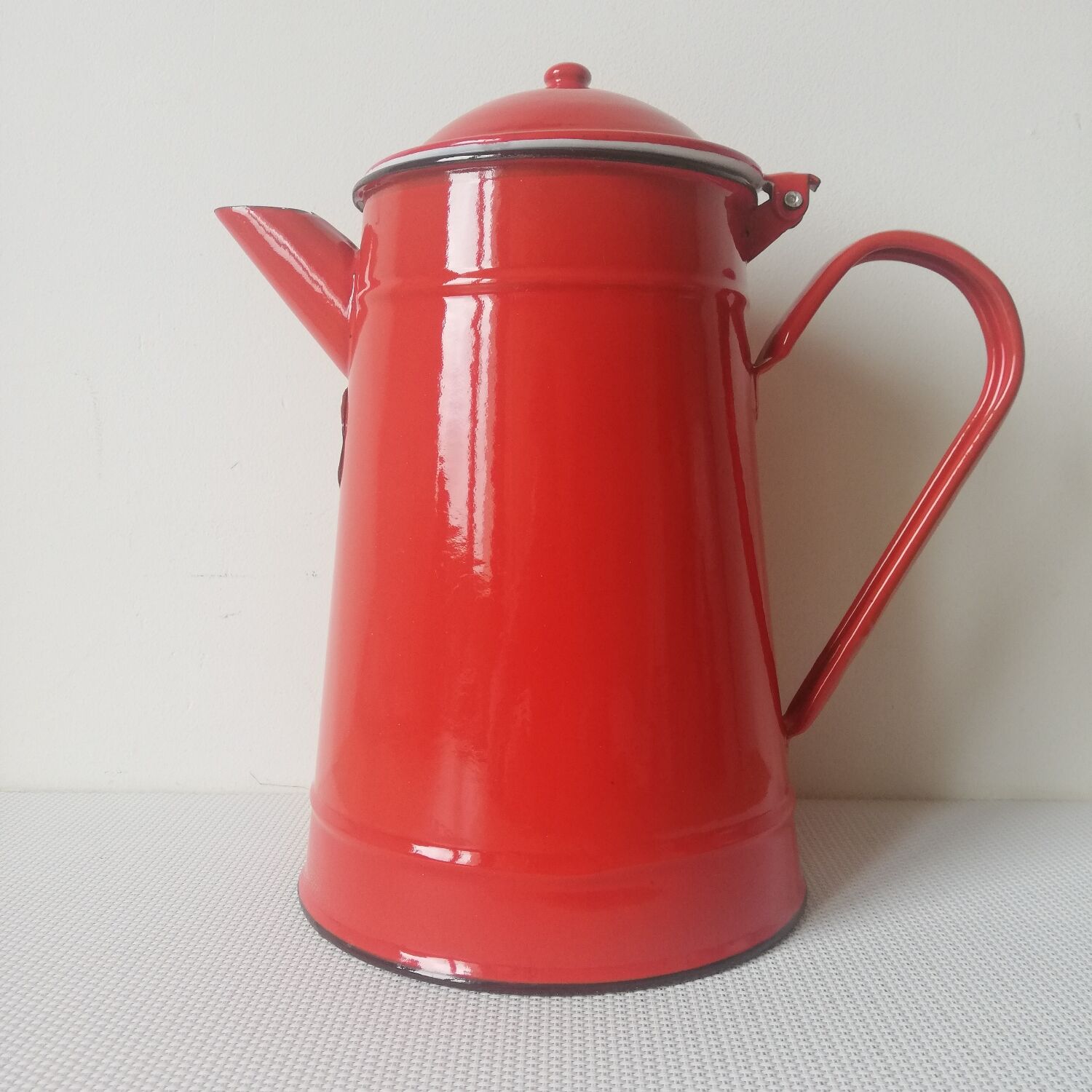 Enamelled coffee maker